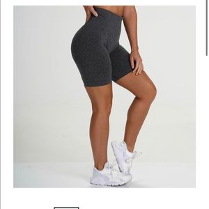 NVGTN BIKER in speckled black size SMALL